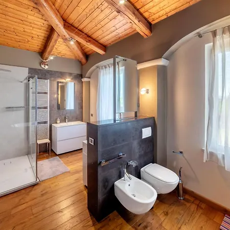 Clelia Бене-Ваджиенна